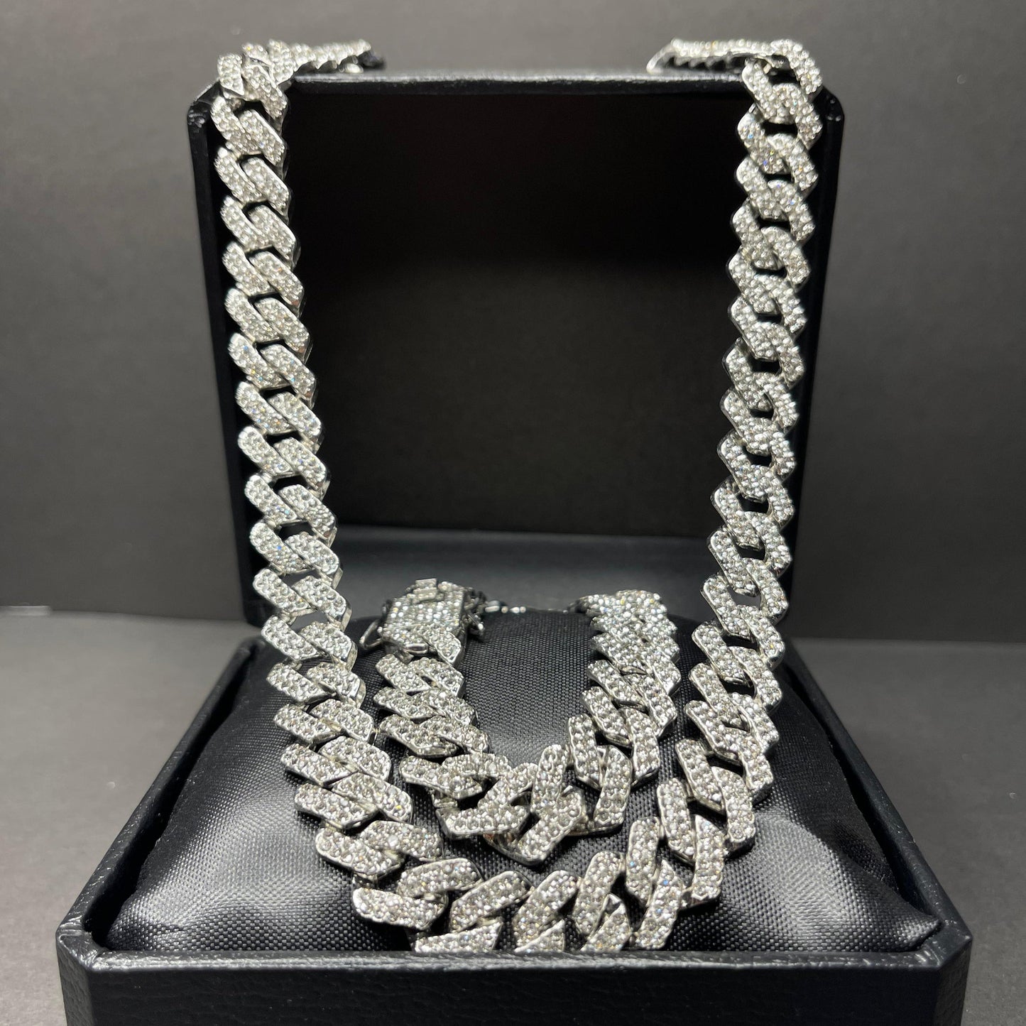 ⚪White Moon Set: Chain & Bracelet