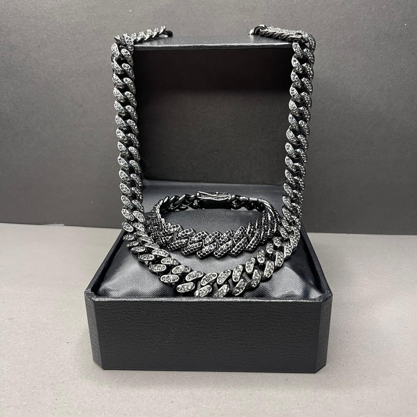 ⚫Black Moon Set: Chain & Bracelet