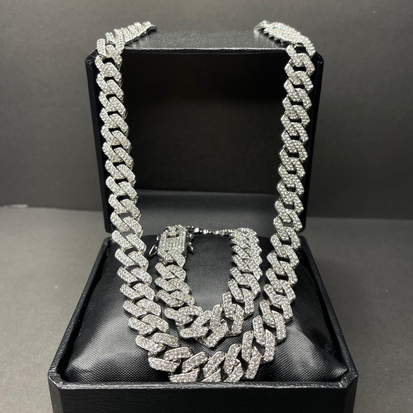 ⚪White Moon Set: Chain & Bracelet