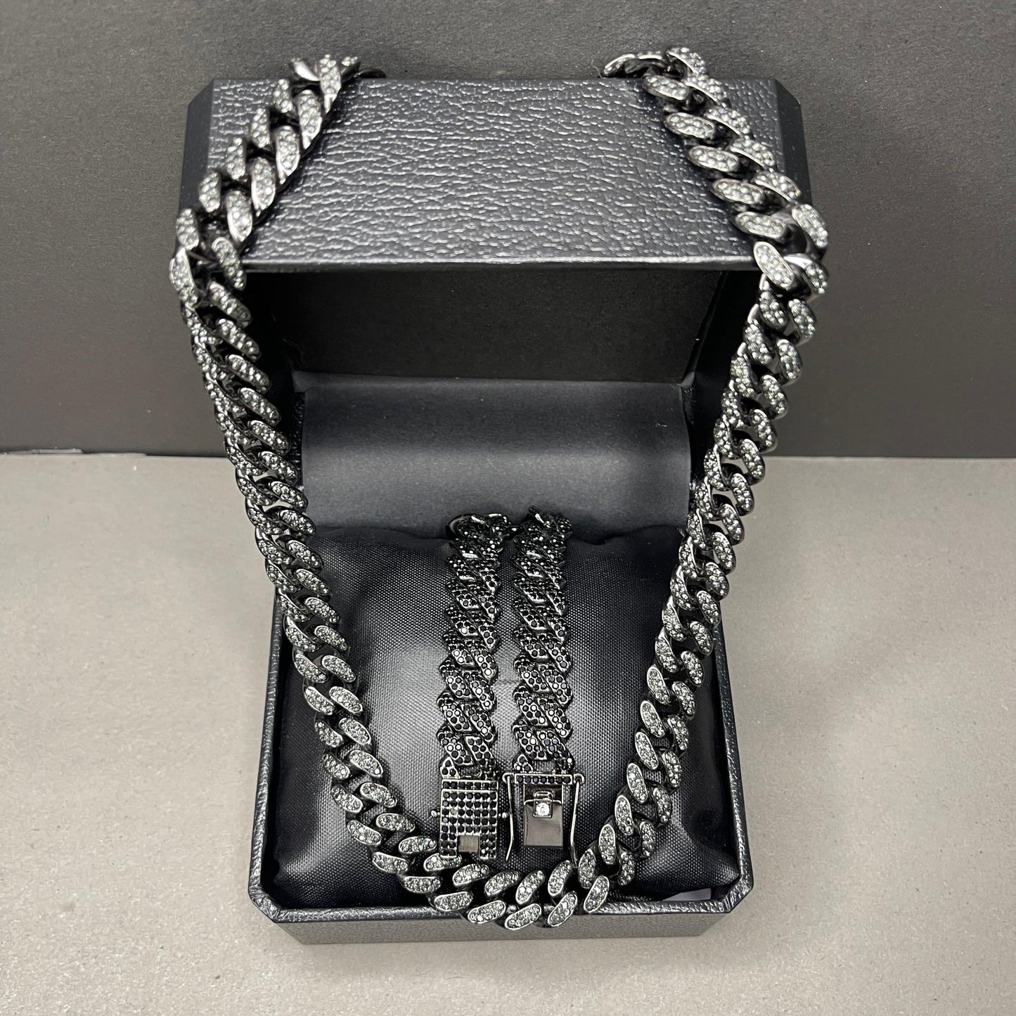 ⚫Black Moon Set: Chain & Bracelet